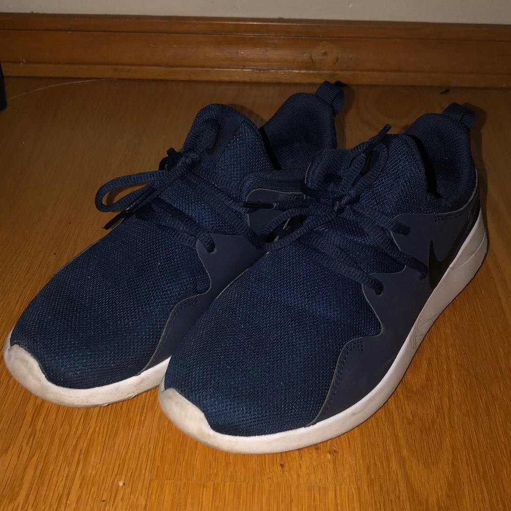 Nike Tessen